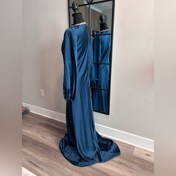 Mac Duggal Navy Long Sleeve Gown - Picture 3 of 7